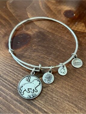 Alex and Ani Silver Leo Zodiac Charm Expandable Bracelet
